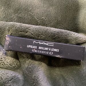 MAC Cosmetics Lipglass BRAND NEW in shade: WANTING MORE. pretty pearl lipgloss